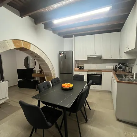 το αρχοντικόν Holiday home Agia Varvara